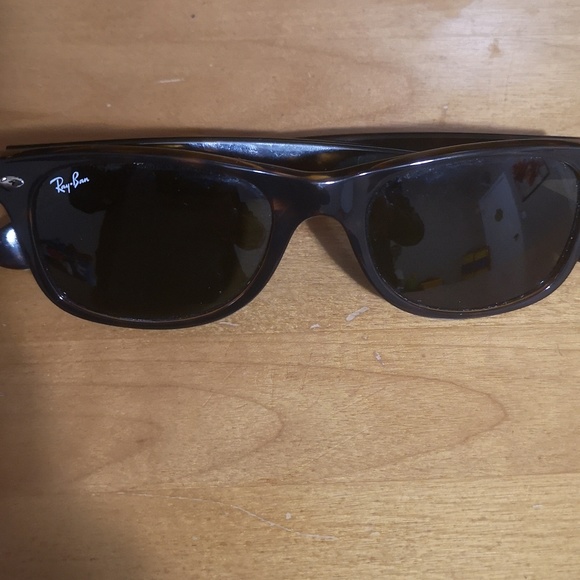 Authentic Ray-Ban 2132 like new with box. - Picture 3 of 8